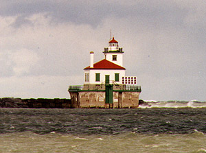 Oswego West Pierhead Light in 1995