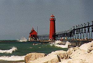 Grand Haven South Pier Lights in 1995