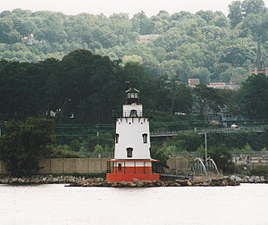 Tarrytown Light in 2004