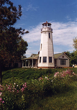 White Rock Memorial Light in 2004